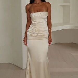 BNWT Ophelia TikTok Strapless Cream Satin Maxi Dress crystals strappy 2